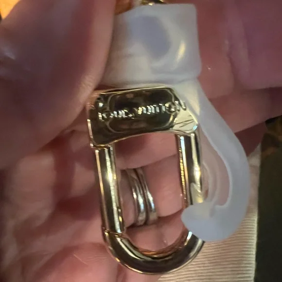 Louis Vuitton Gold Lock and Key Bag Charm (Includes dust bag and box) - Picture 5 of 13